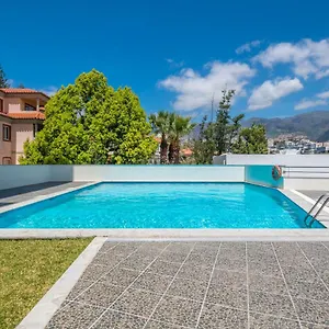 Miramar With Pool By Madeira Funchal (Madeira)